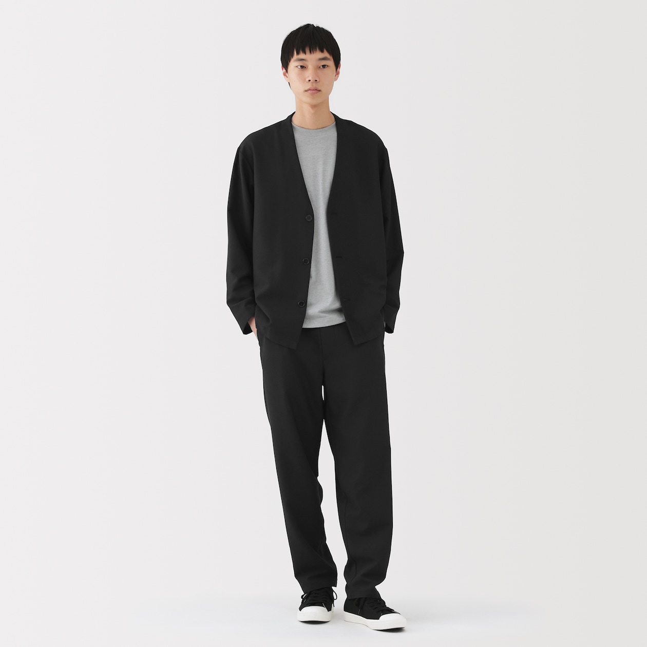 紳士　風を通すストレッチテーパードパンツ