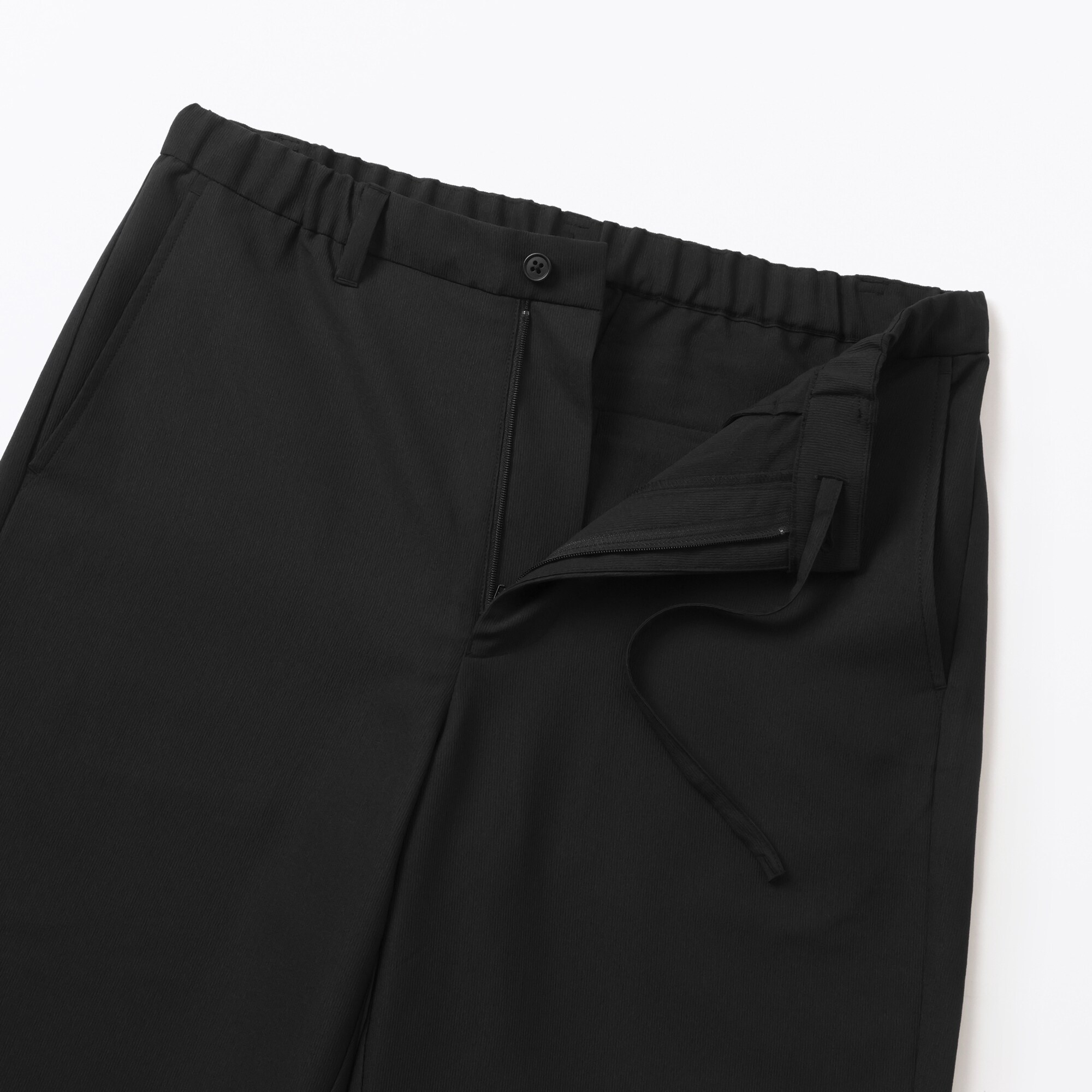 紳士　風を通すストレッチテーパードパンツ