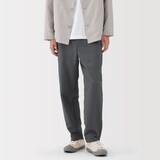 紳士　風を通すストレッチテーパードパンツ