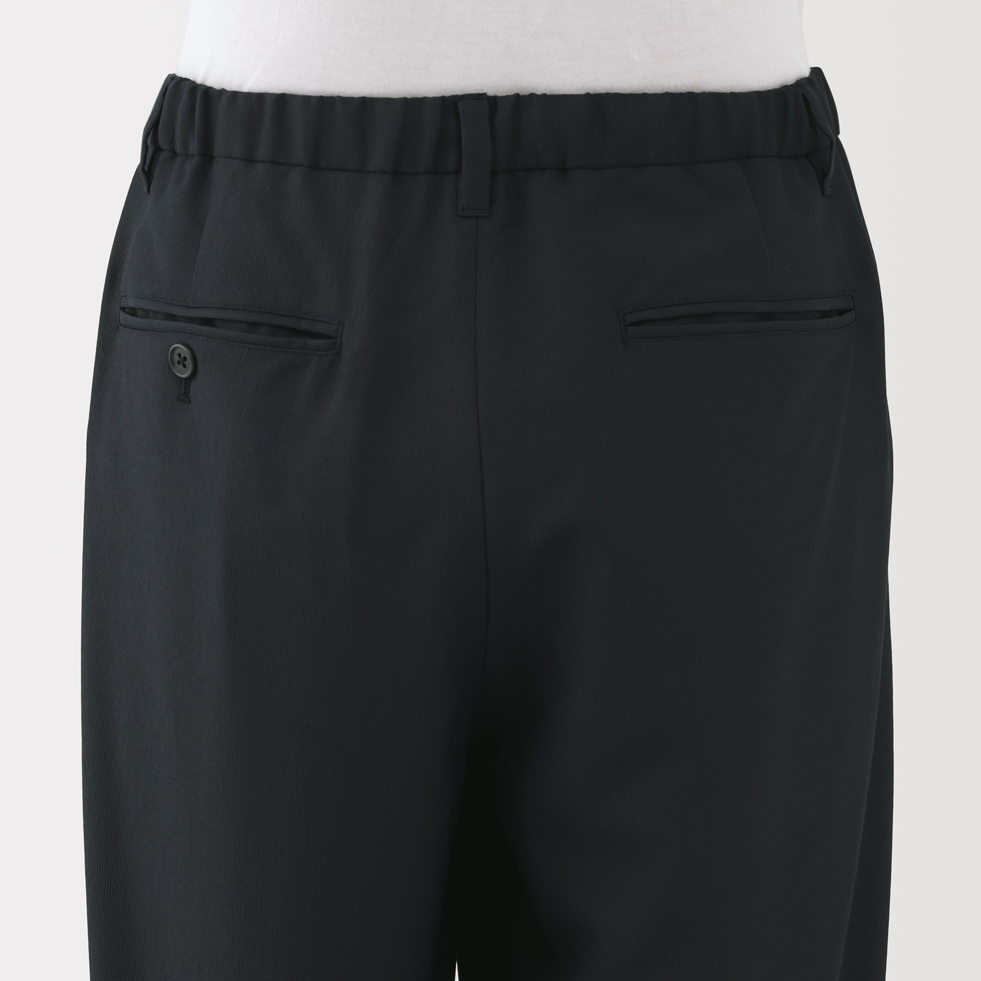 紳士　風を通すストレッチテーパードパンツ