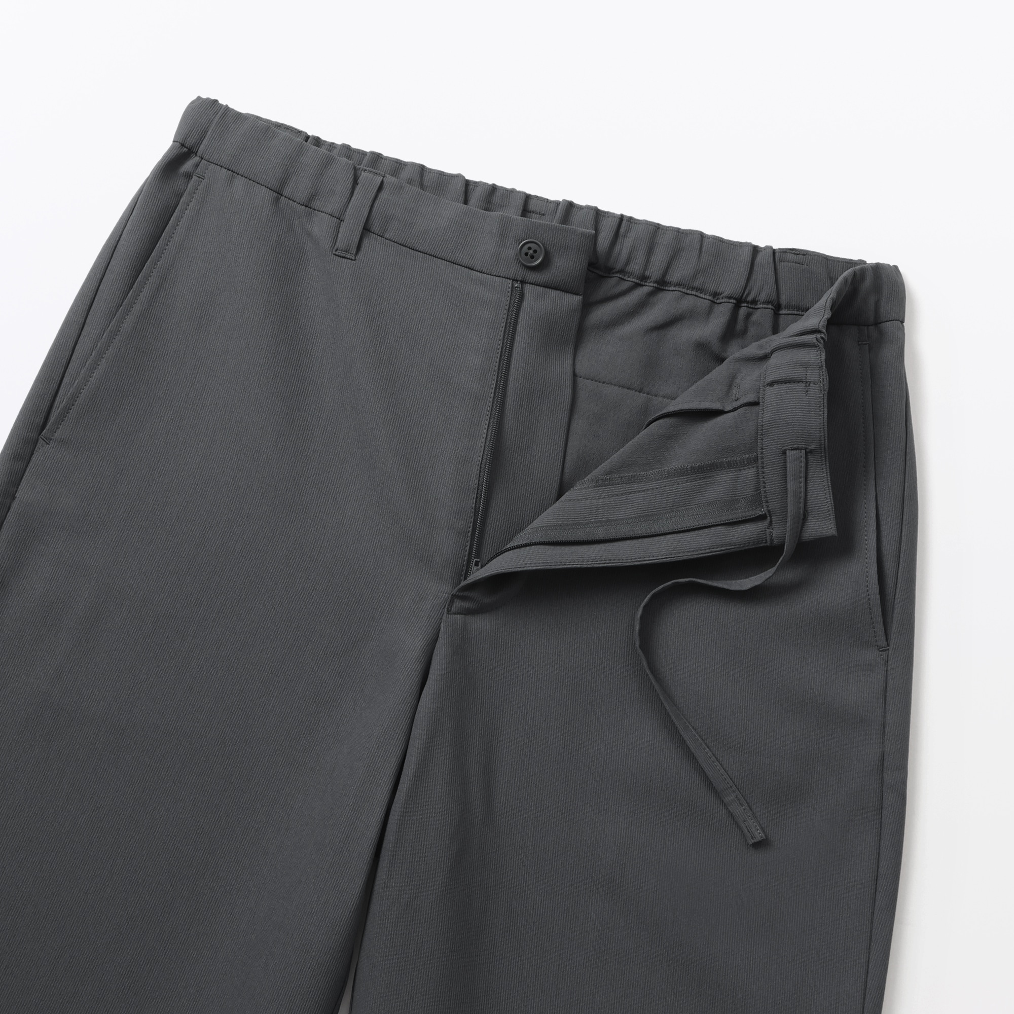 紳士　風を通すストレッチテーパードパンツ