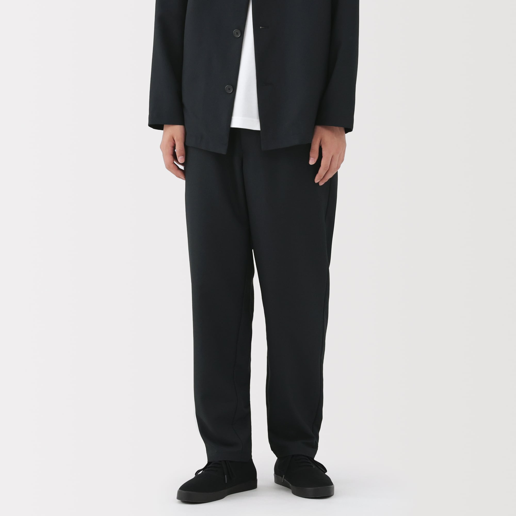 紳士　風を通すストレッチテーパードパンツ