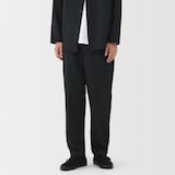 紳士　風を通すストレッチテーパードパンツ