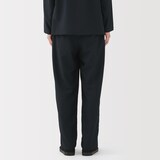 紳士　風を通すストレッチテーパードパンツ