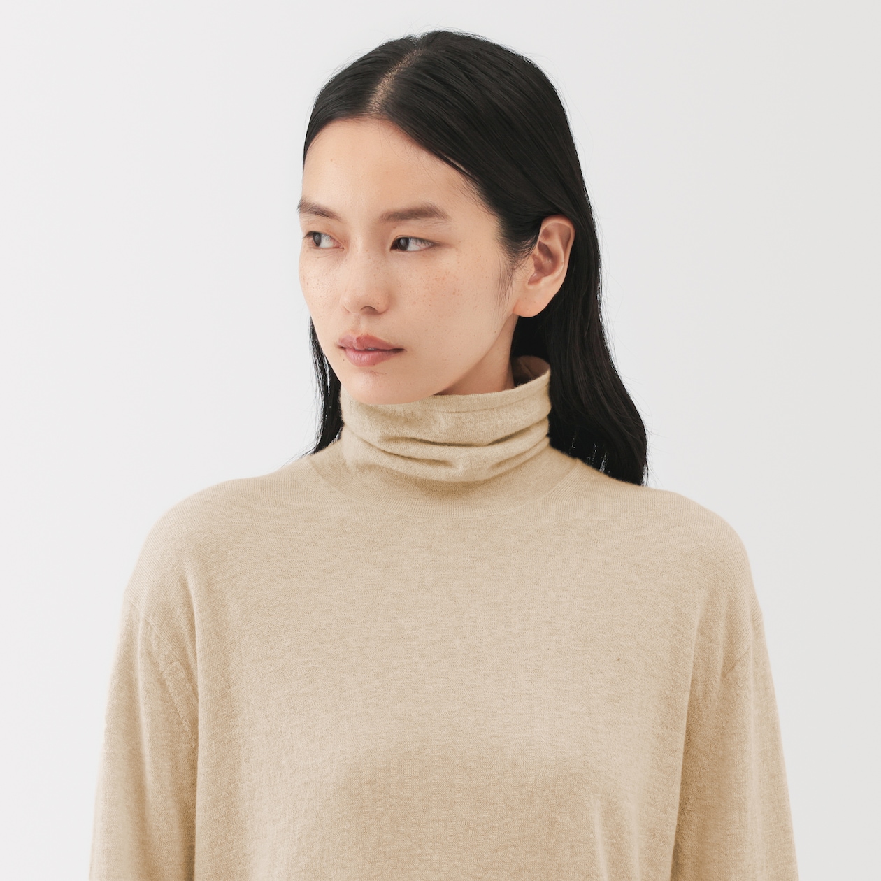 婦人　自然のまんまの色　カシミヤタートルネックセーター