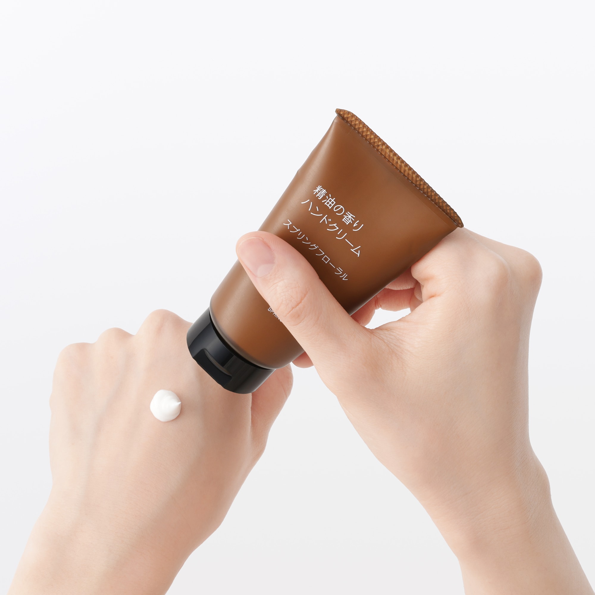 精油の香り　ハンドクリーム　スプリングフローラル