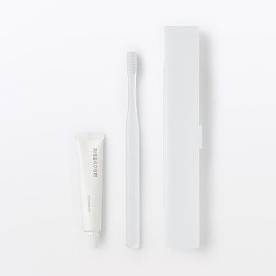 【１０月上旬発売予定】携帯用歯みがきセット　やわらかめ　薬用歯みがき粉入