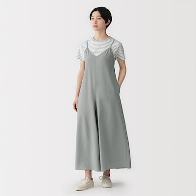 婦人　風を通す　ストレッチサッカーサロペット