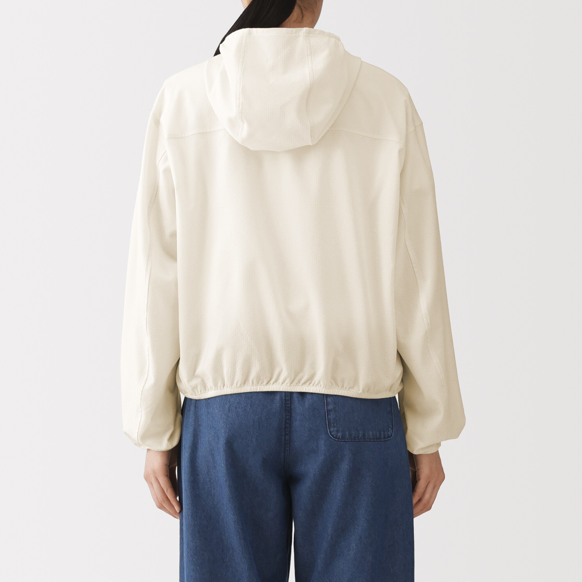 婦人　風を通すストレッチサッカー　ＵＶカット　フルジップパーカ