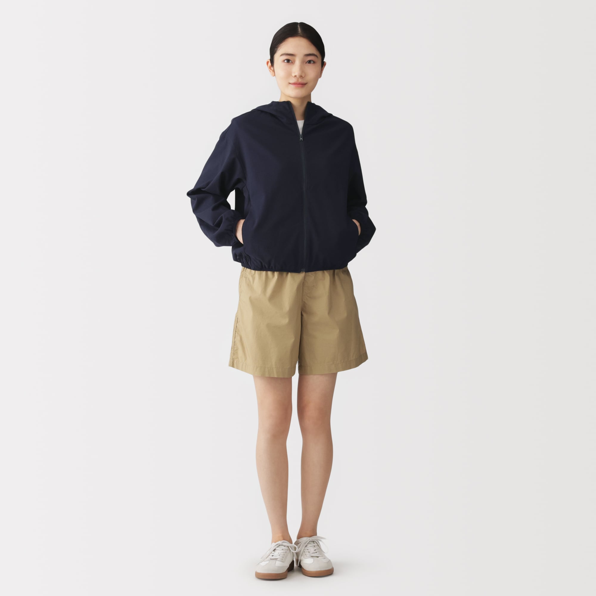 婦人　風を通すストレッチサッカー　ＵＶカット　フルジップパーカ