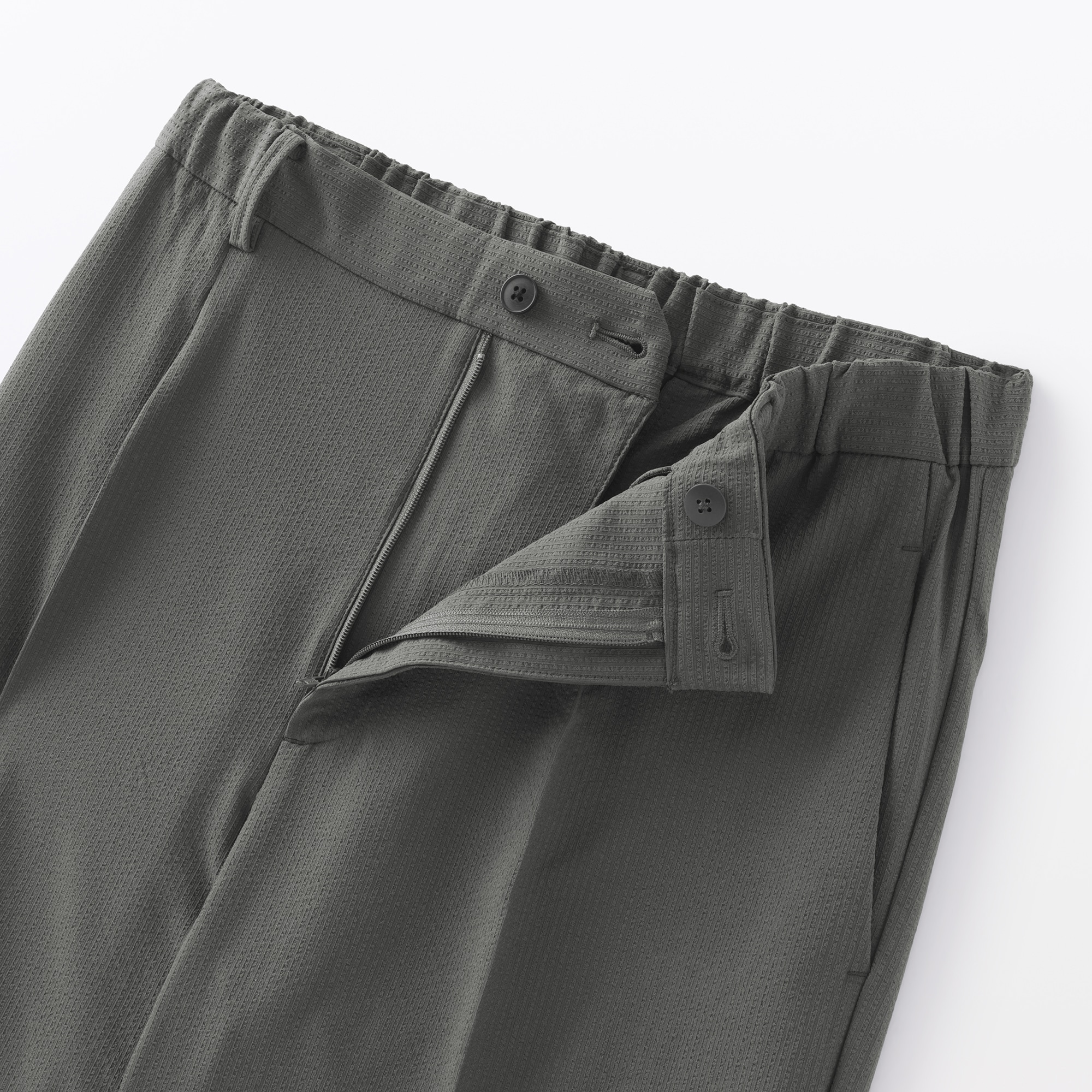 婦人　風を通す　ストレッチサッカーイージーテーパードパンツ