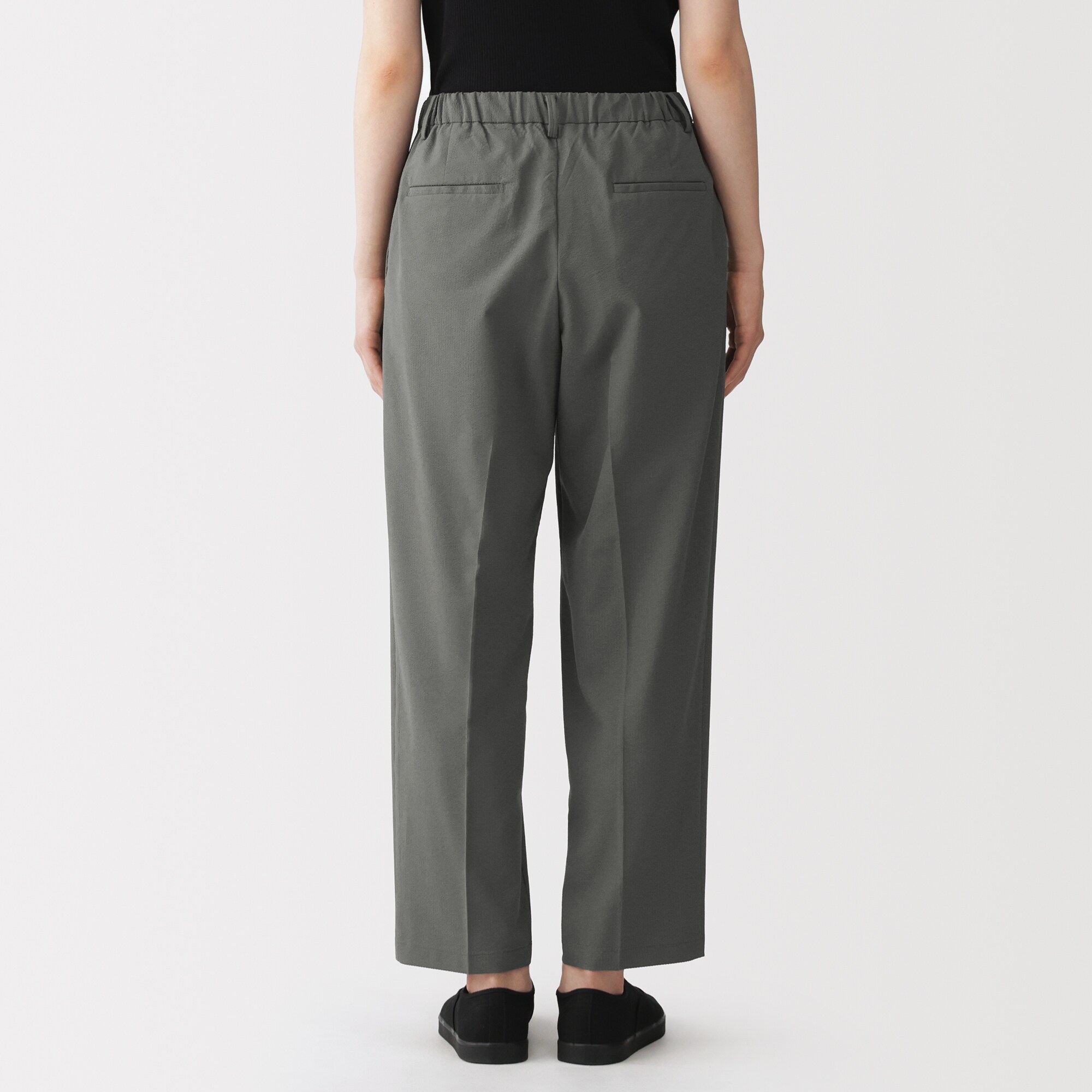 婦人　風を通す　ストレッチサッカーイージーテーパードパンツ