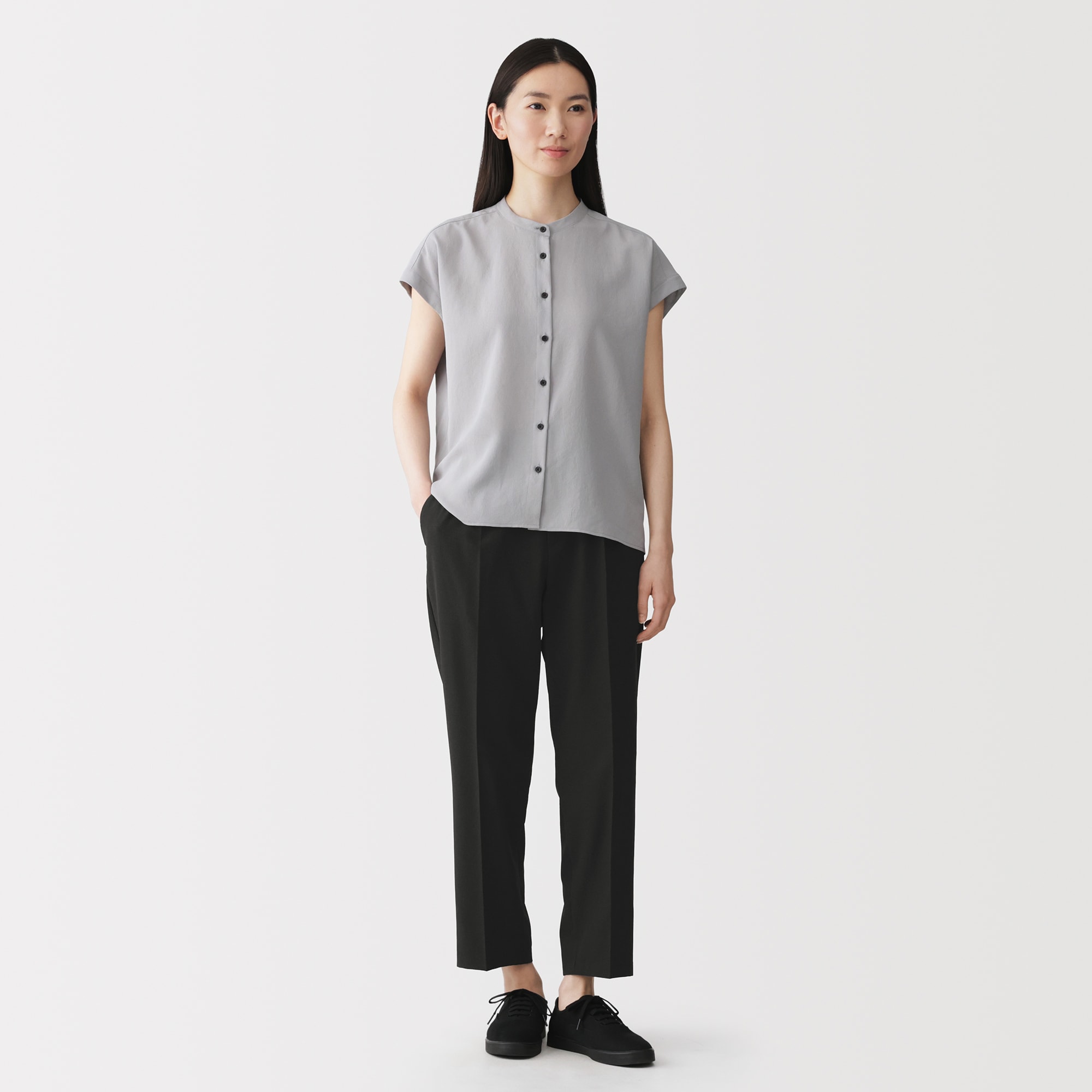 婦人　風を通す　ストレッチサッカーイージーテーパードパンツ