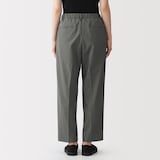 婦人　風を通す　ストレッチサッカーイージーテーパードパンツ