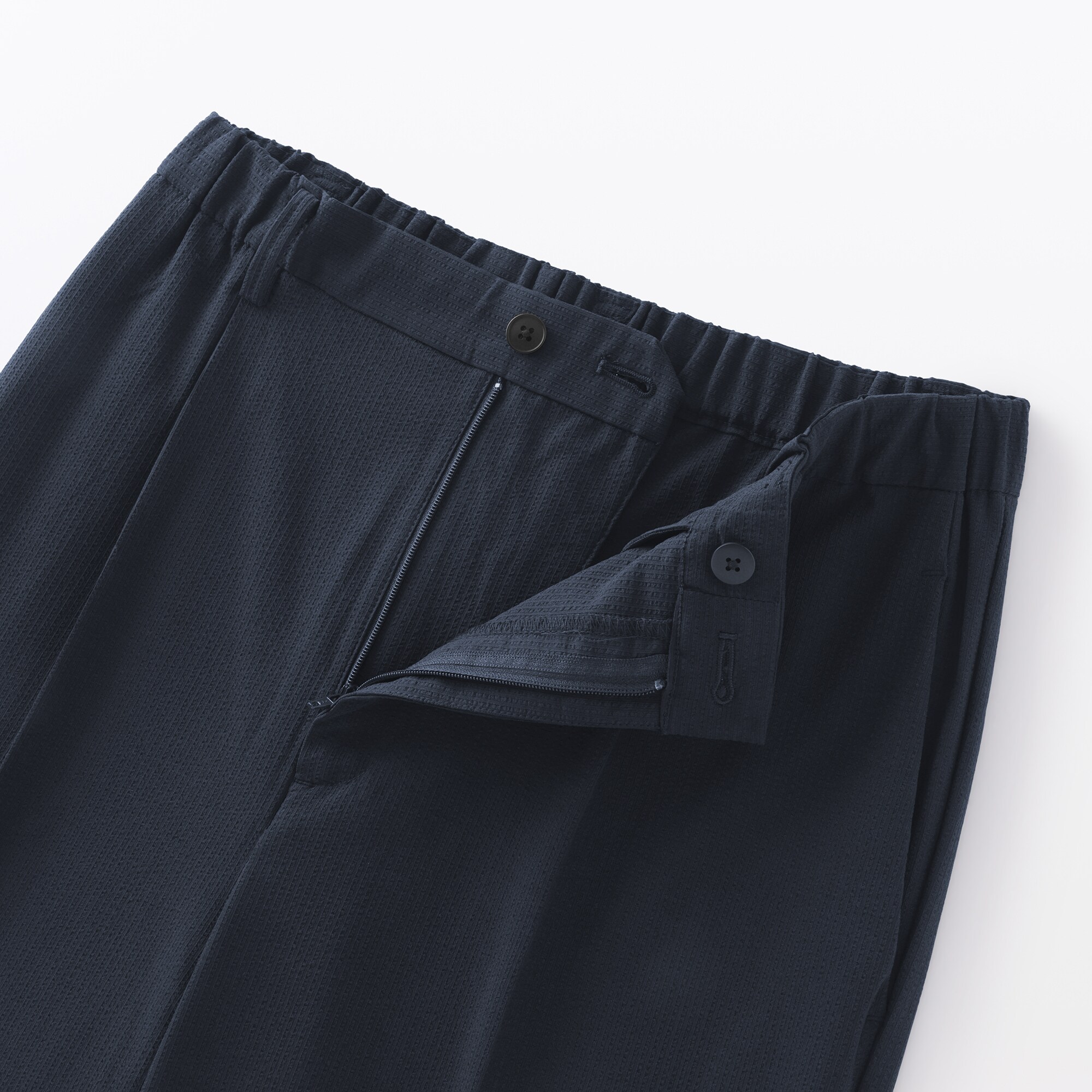 婦人　風を通す　ストレッチサッカーイージーテーパードパンツ