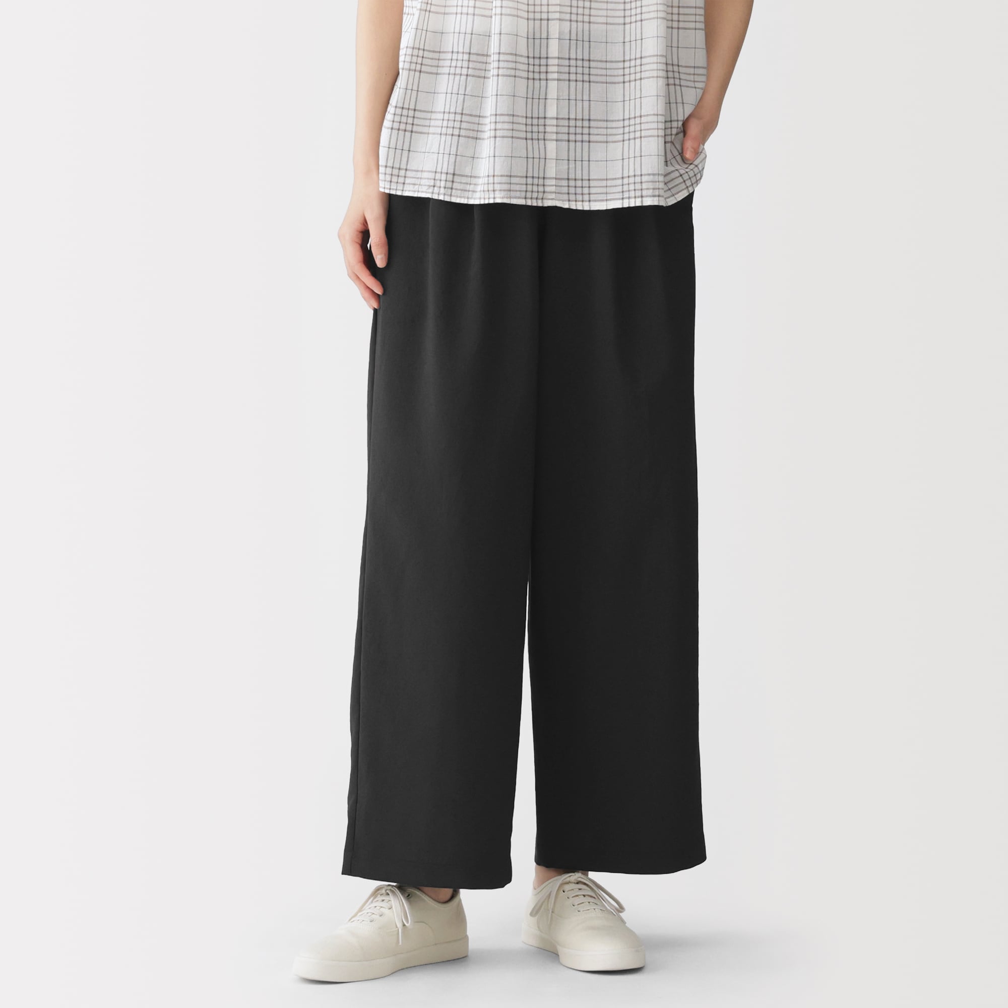 婦人　風を通す　イージーパンツ