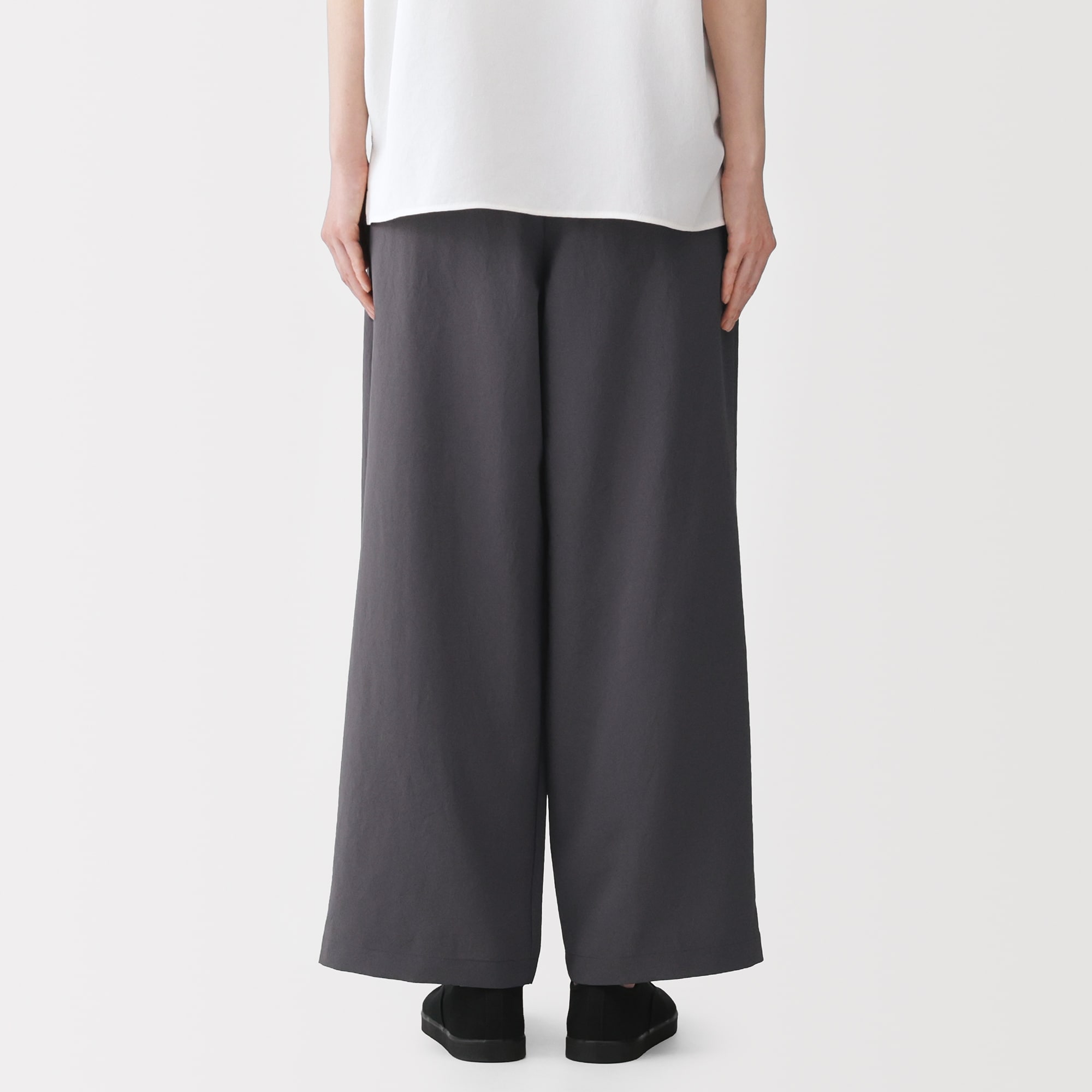 婦人　風を通す　イージーパンツ