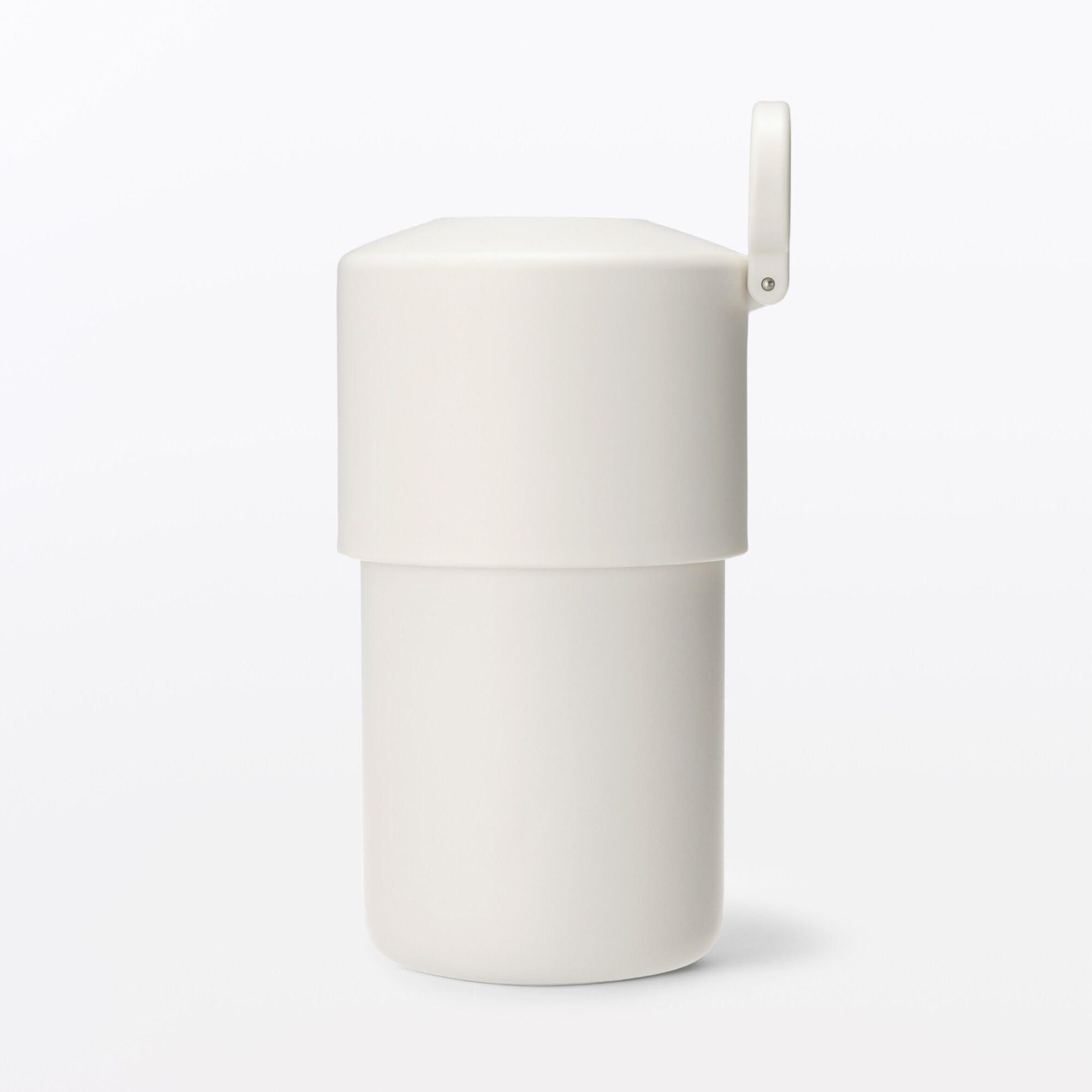 冷やしたまま持ち運べる　ペットボトル用保冷ホルダー