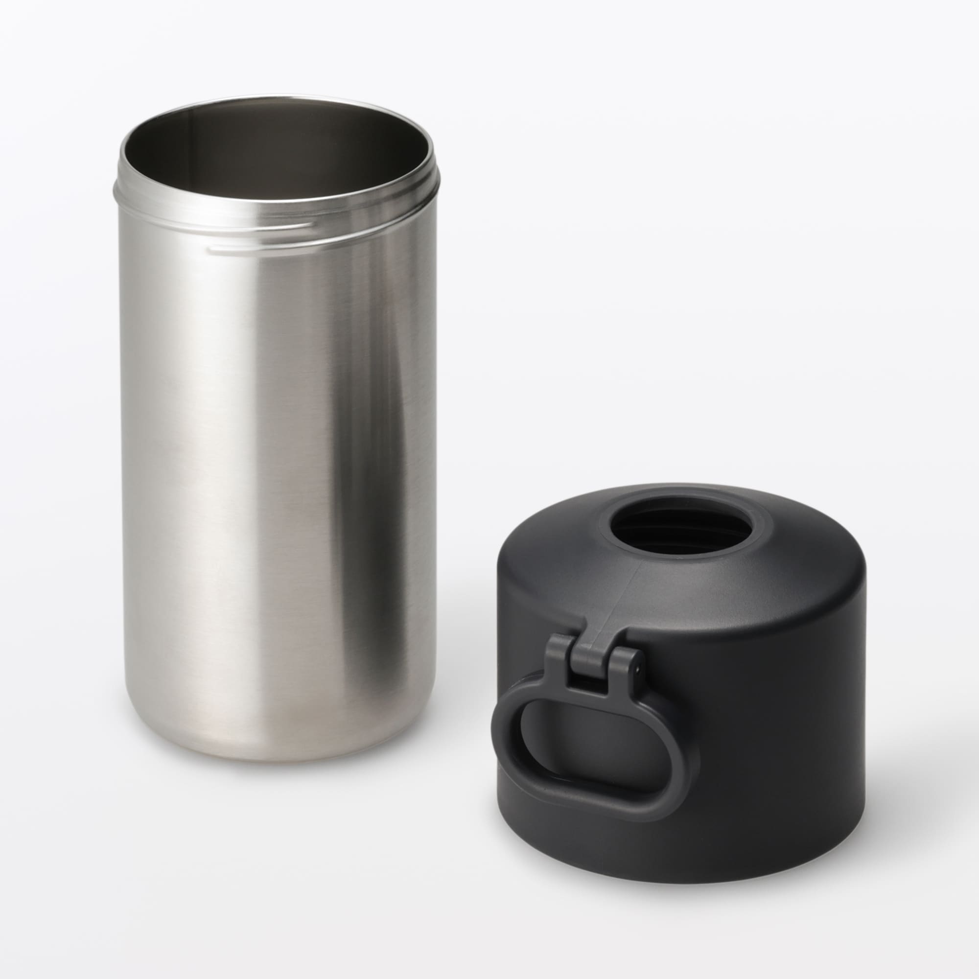 冷やしたまま持ち運べる　ペットボトル用保冷ホルダー