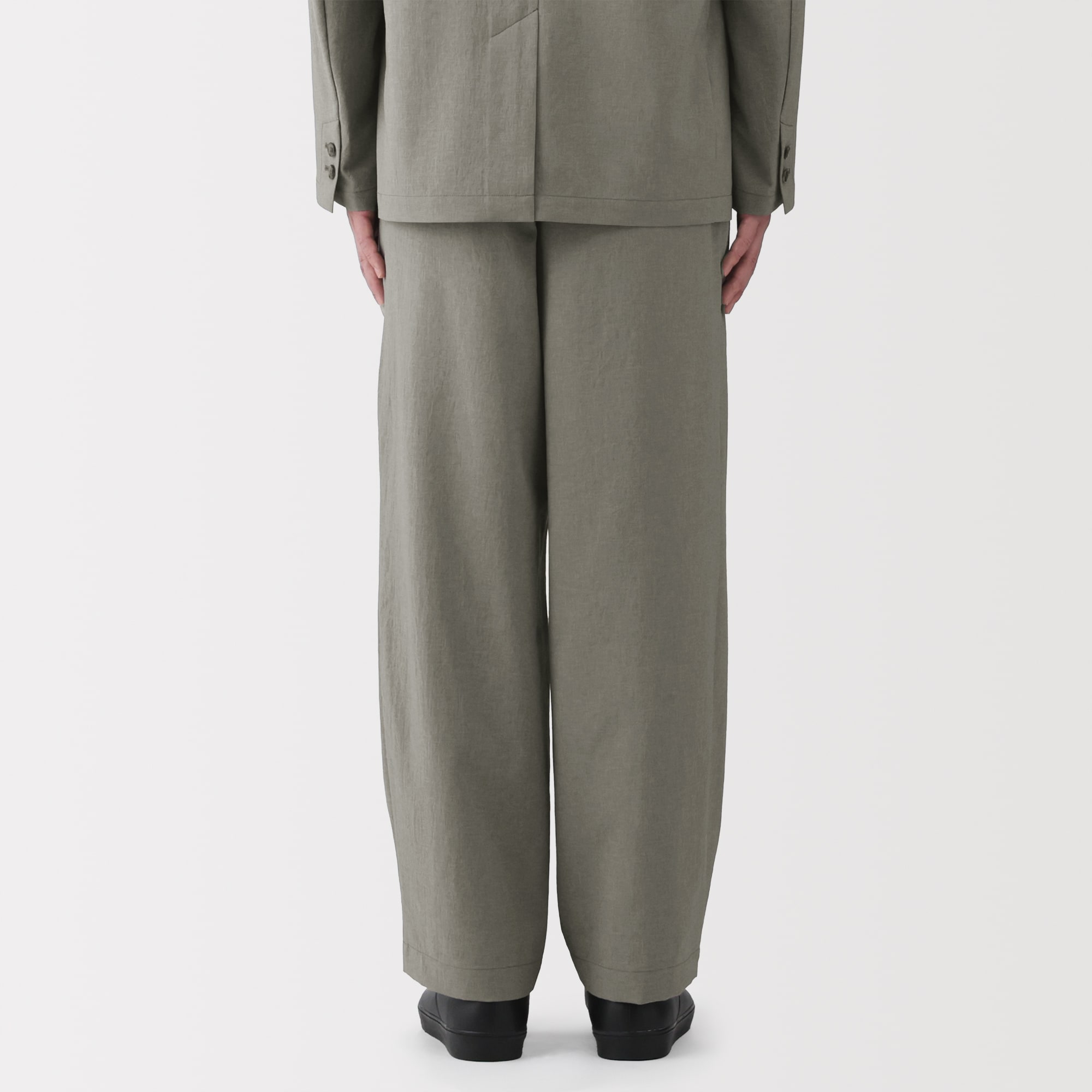 紳士　風を通すツータックパンツ