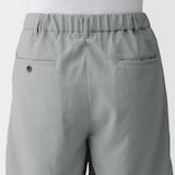 紳士　風を通すショートパンツ