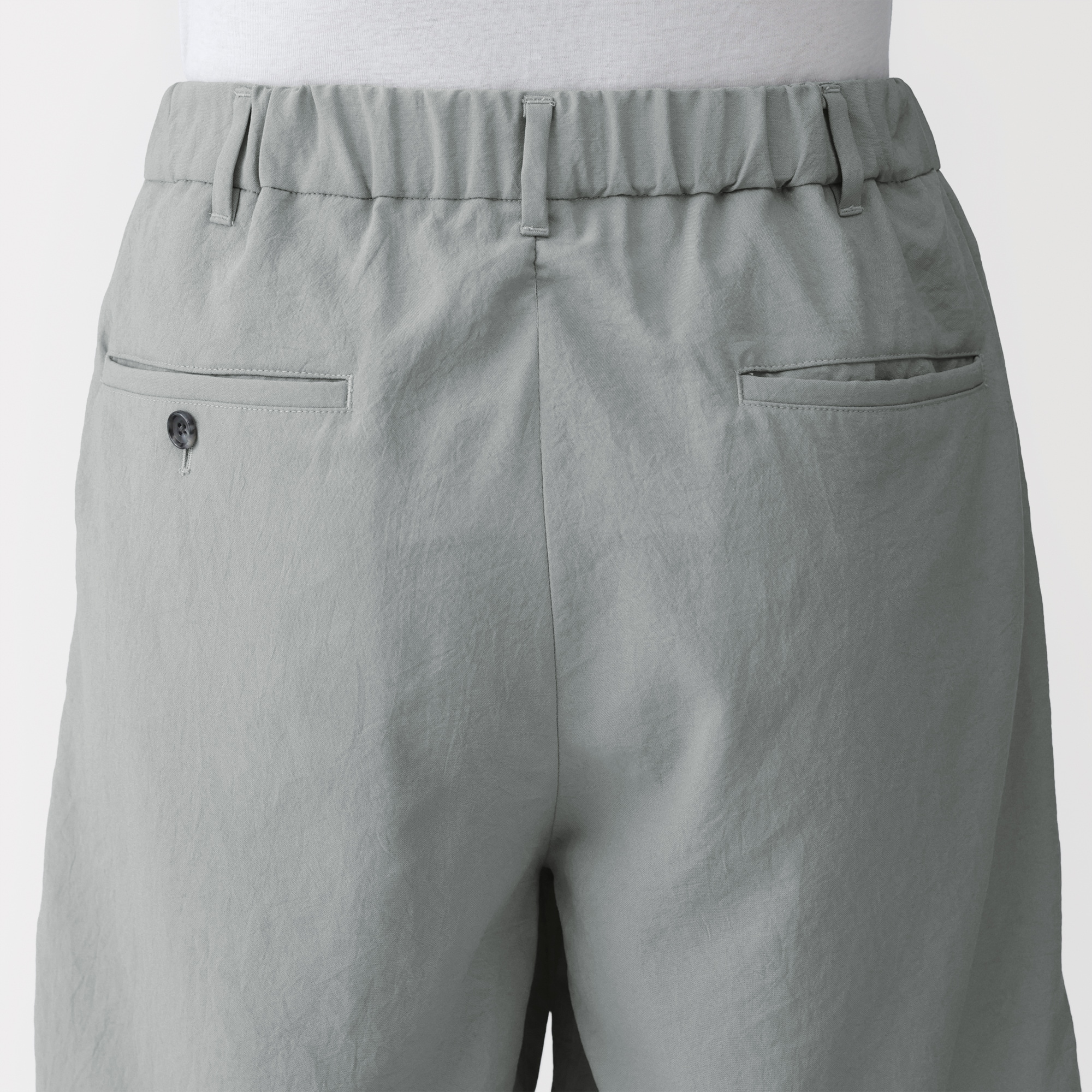 紳士　風を通すショートパンツ