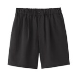 紳士　風を通すショートパンツ