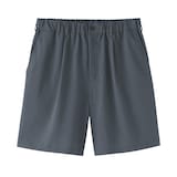 紳士　風を通すショートパンツ