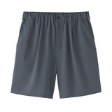 紳士　風を通すショートパンツ