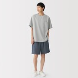 紳士　風を通すショートパンツ