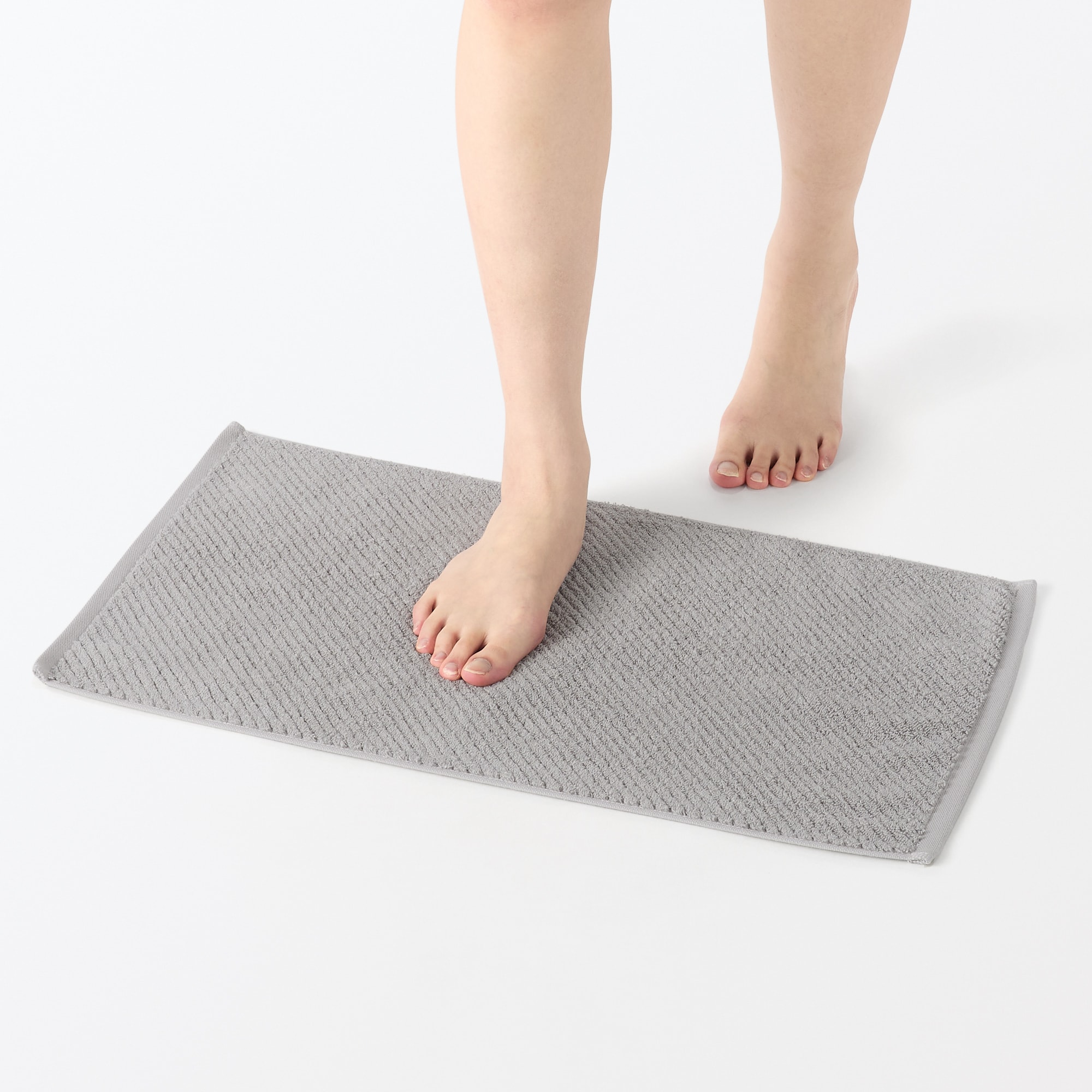 残糸を一部に使った　バスマット