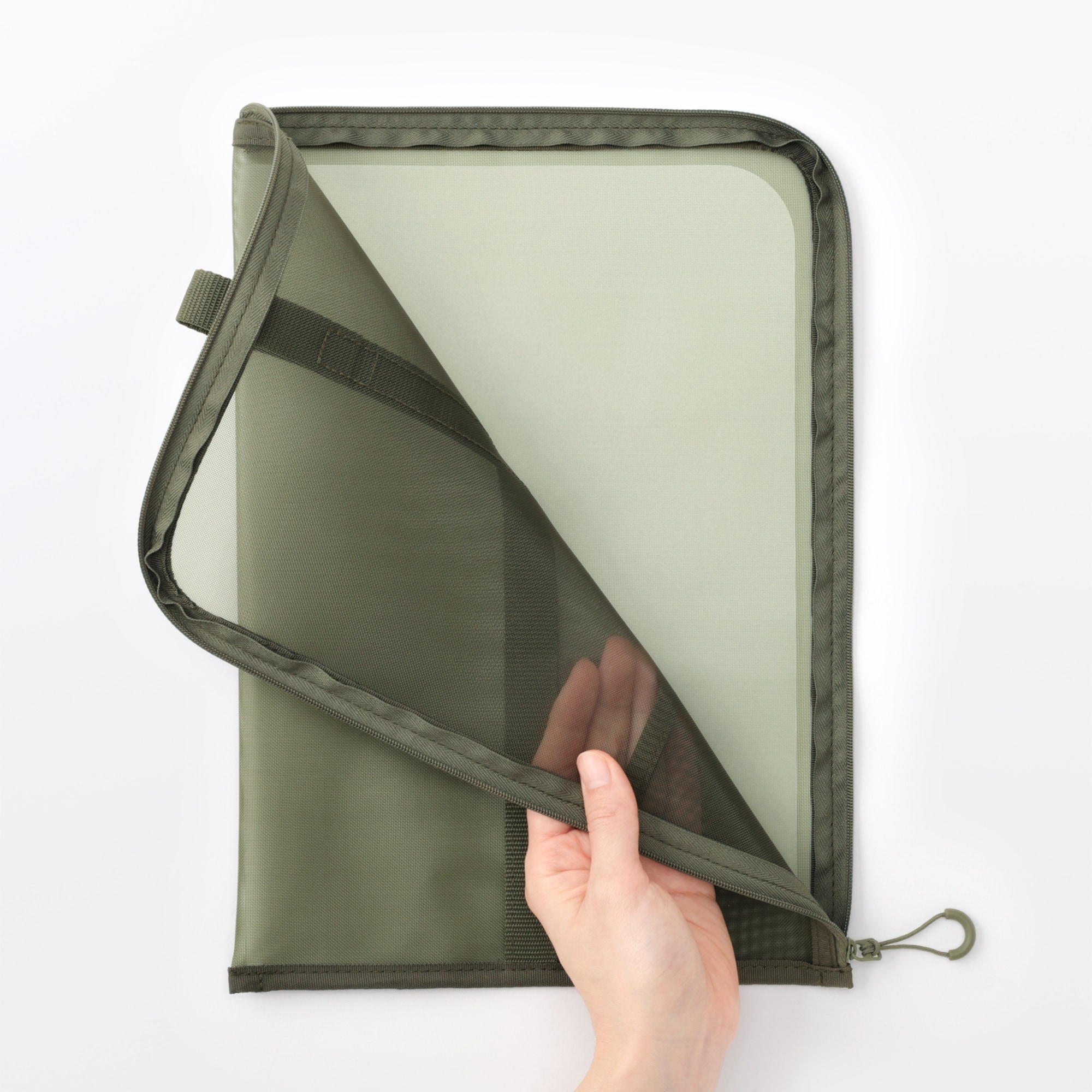 ナイロンメッシュ　縦型書類ケース・仕切り付