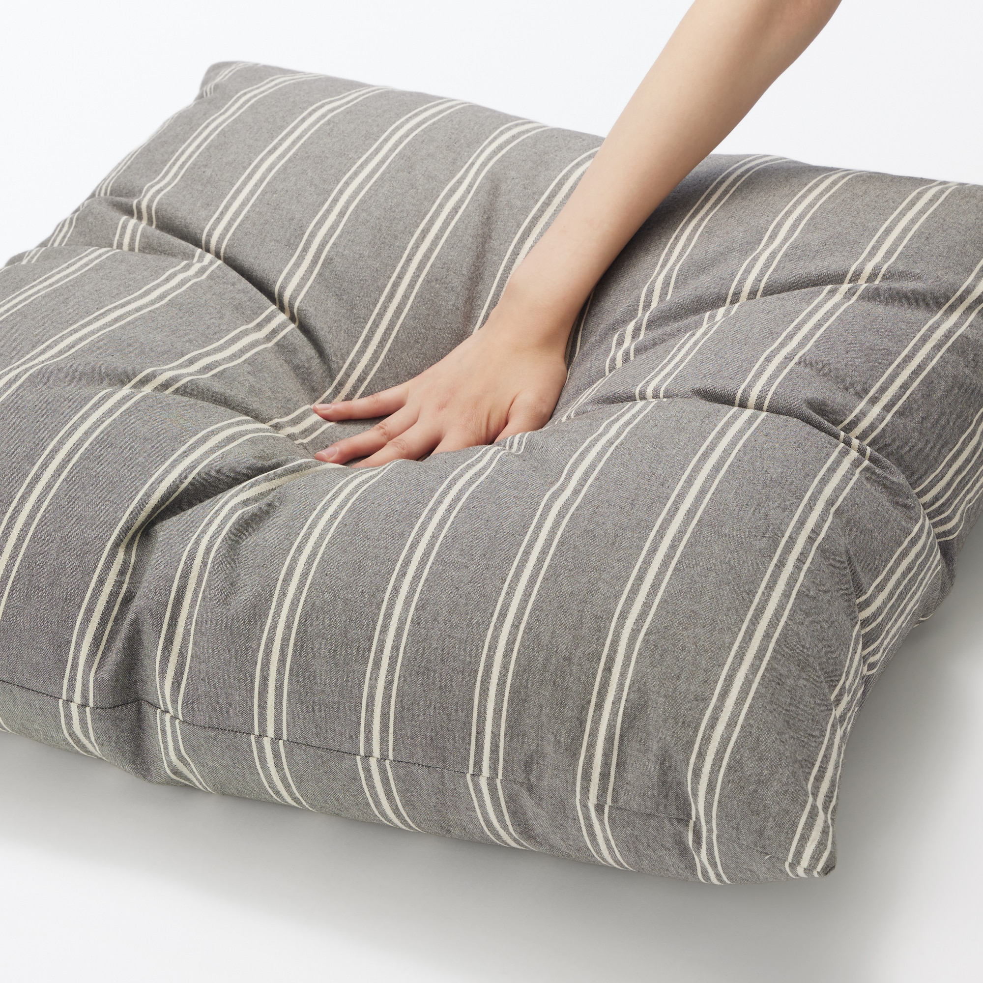 ハンブレ 見るラジクッション 【販売終了品】 綿洗いざらし大判クッション | 無印良品