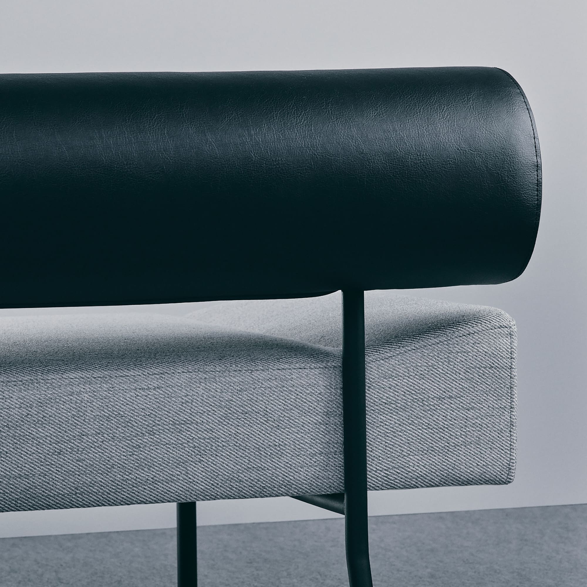 ［ＩＤＥＥ］ＤＩＶＡＮＣＯ　ＳＯＦＡ　Ｒ　（２）　ＢＬＡＣＫ／ＬＩＧＨＴＧＲＡＹ