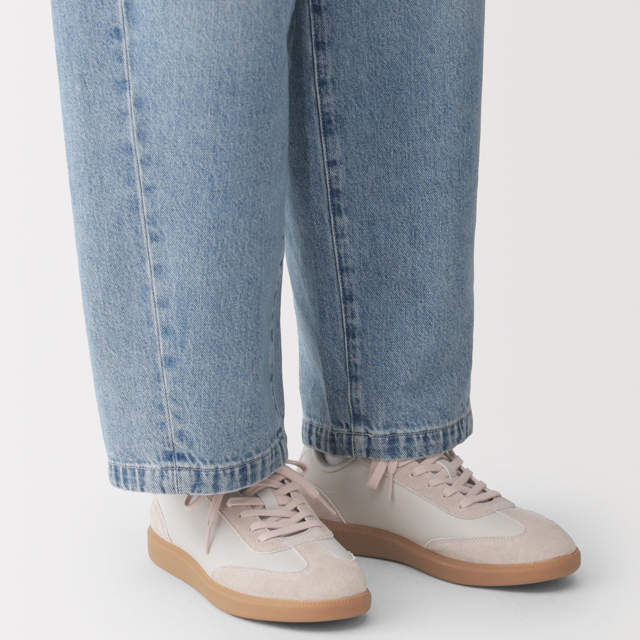 婦人　柔らかい中敷を使用した　コンビネーションスニーカー