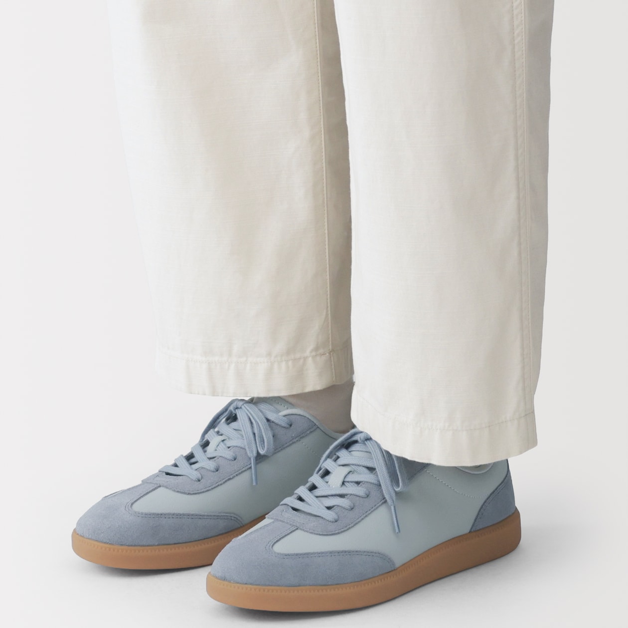 婦人　柔らかい中敷を使用した　コンビネーションスニーカー