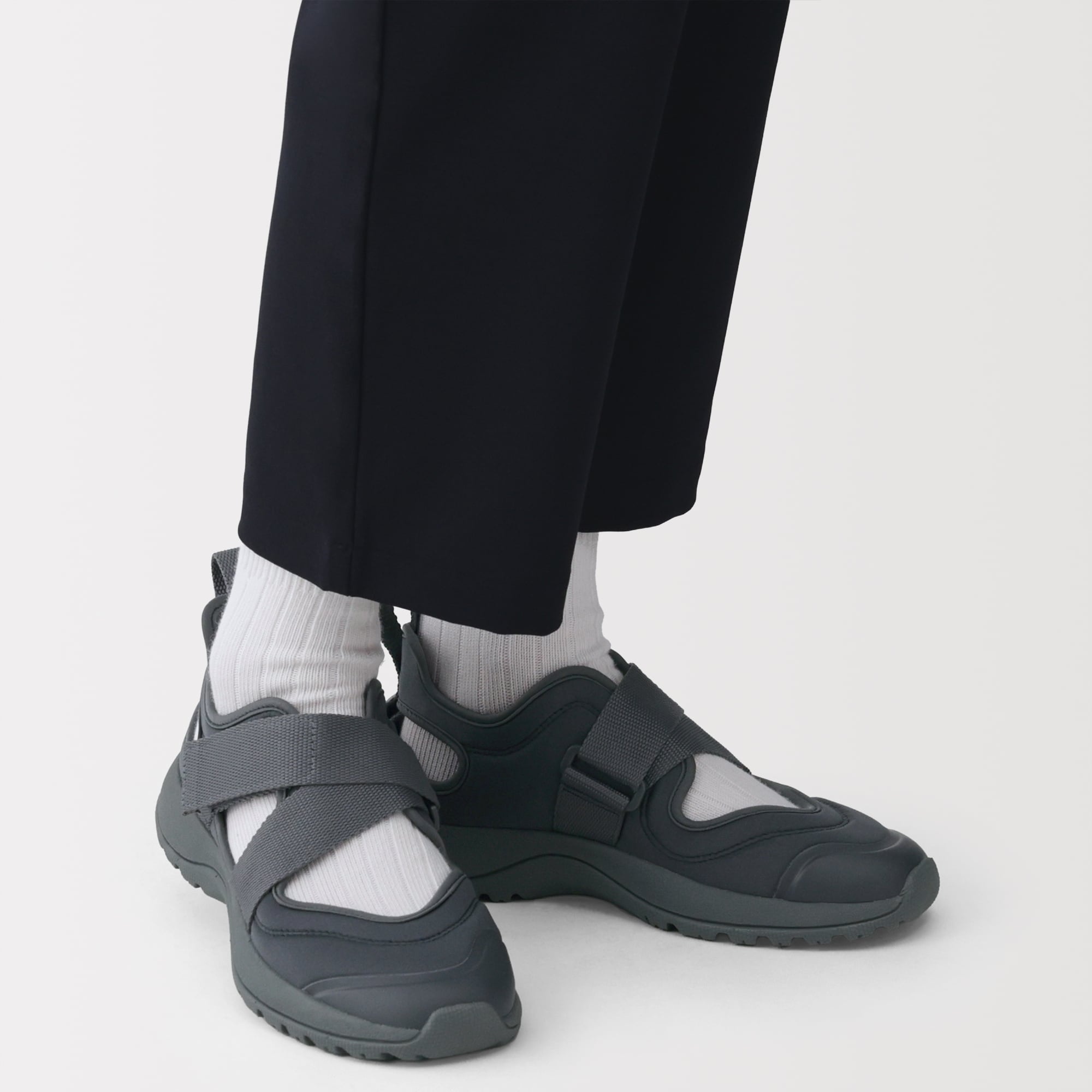 スニーカーサンダル