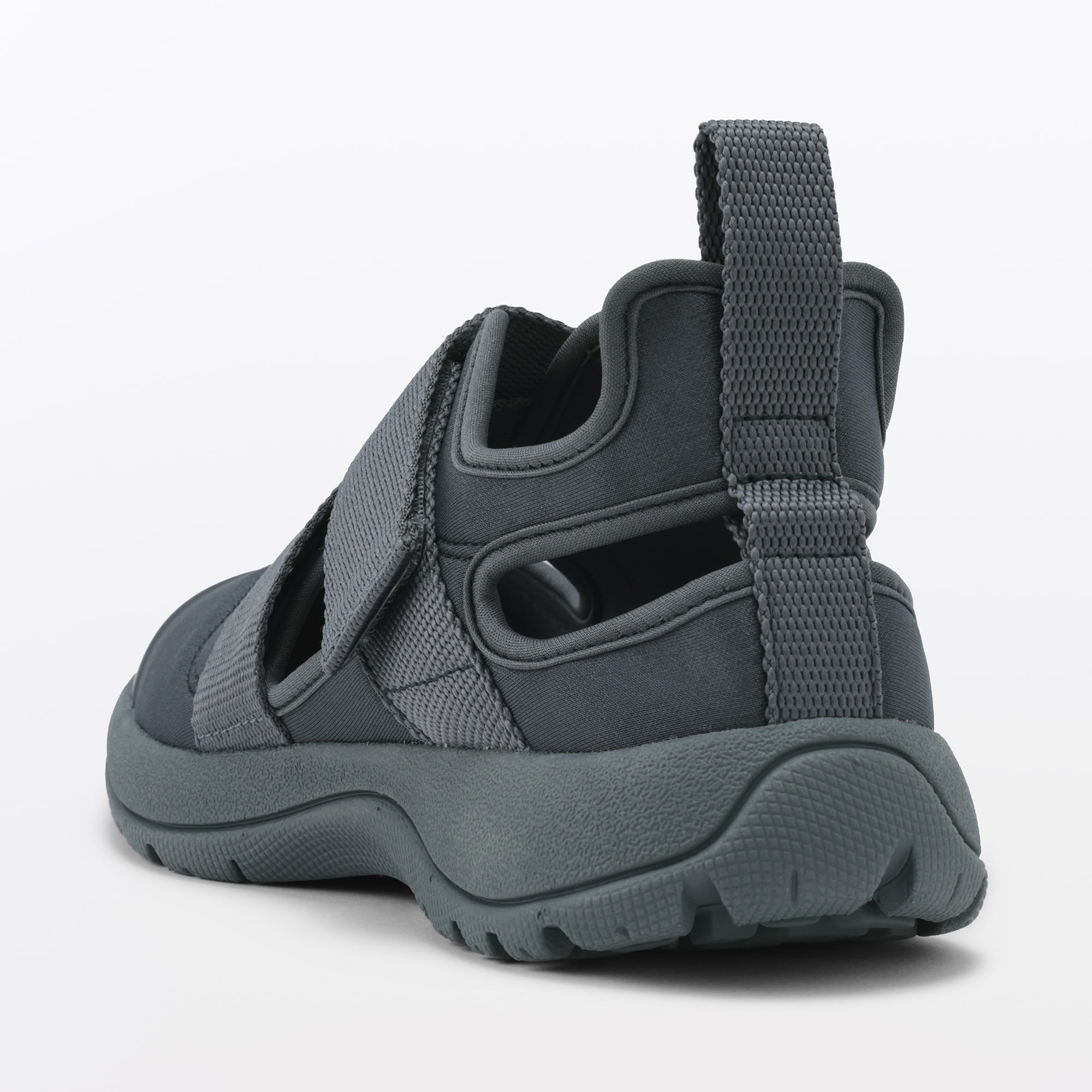 スニーカーサンダル