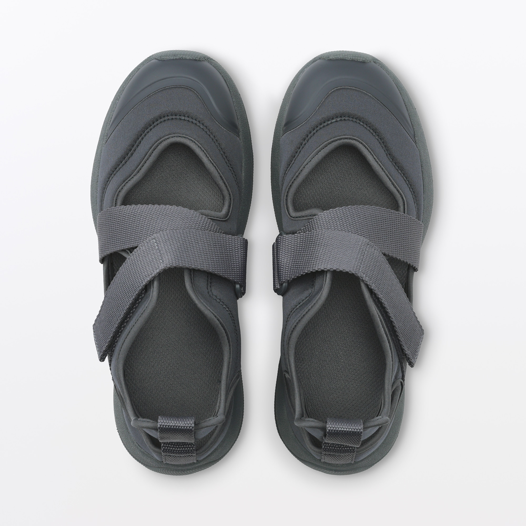 スニーカーサンダル