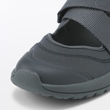 スニーカーサンダル