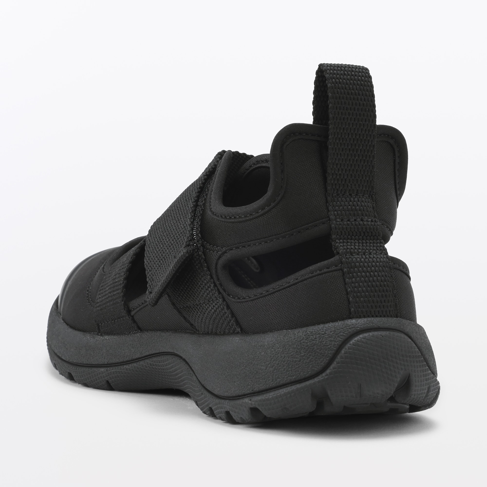 スニーカーサンダル