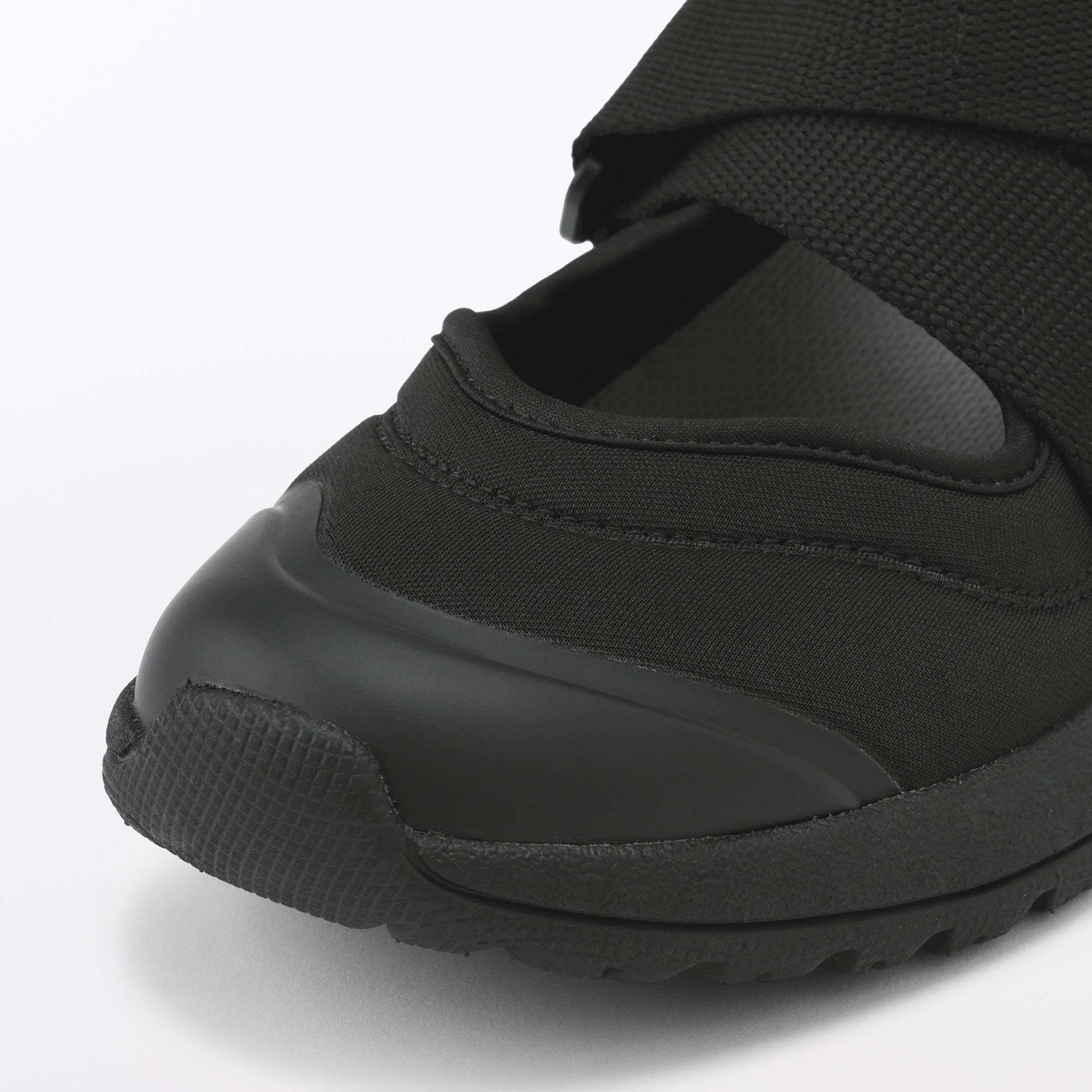 スニーカーサンダル