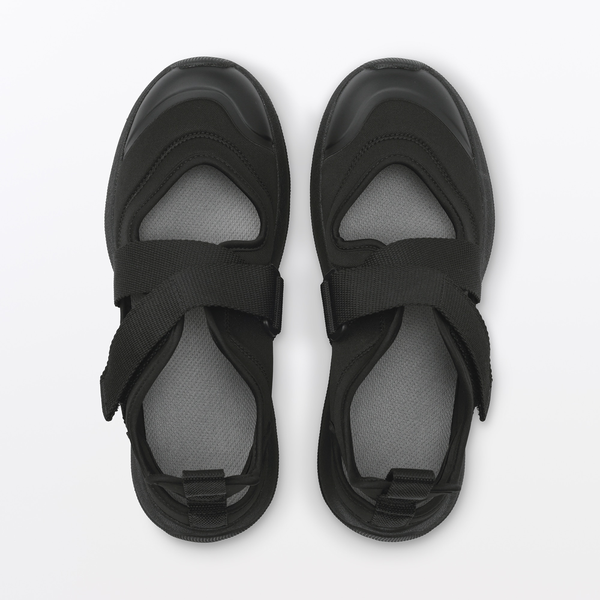 スニーカーサンダル