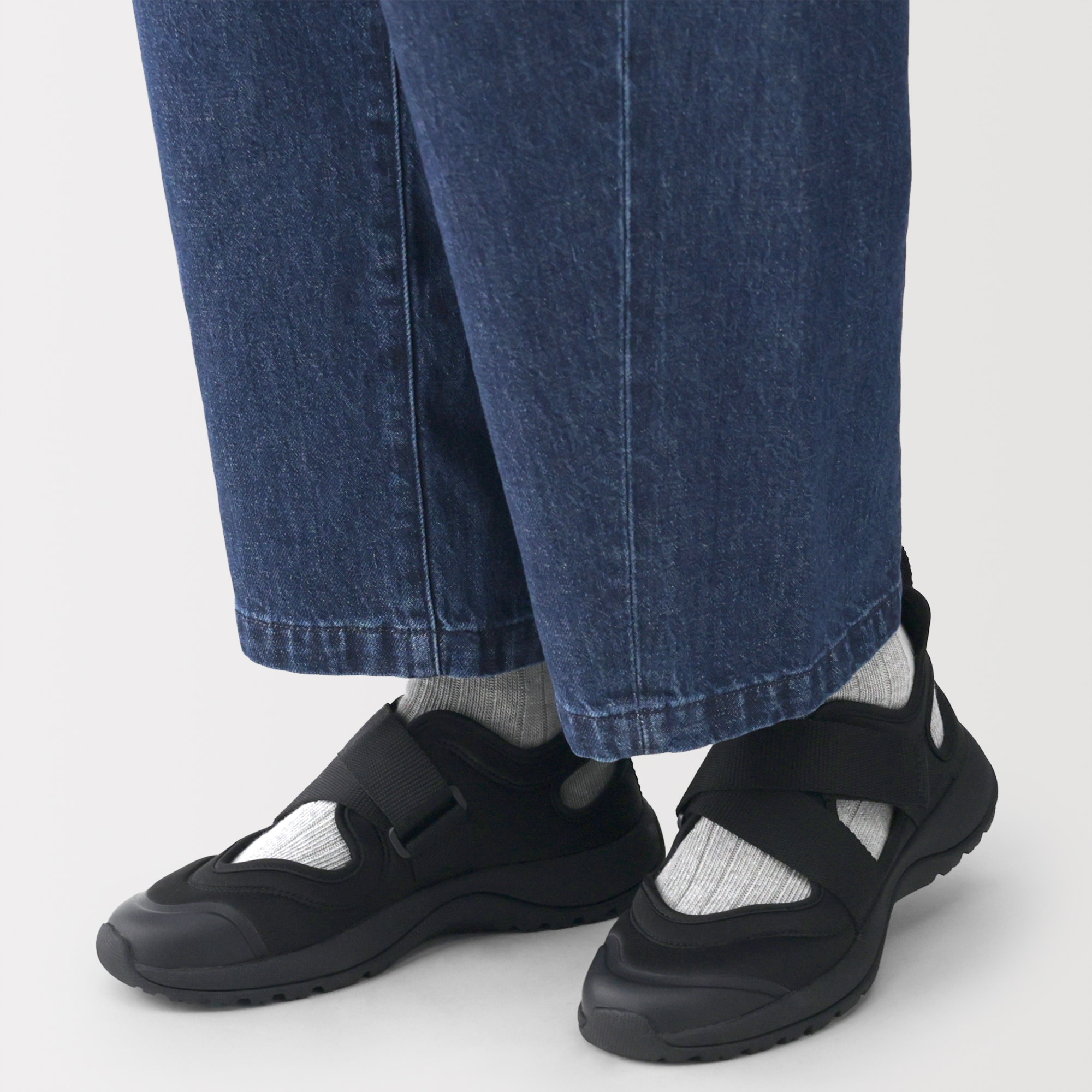 スニーカーサンダル