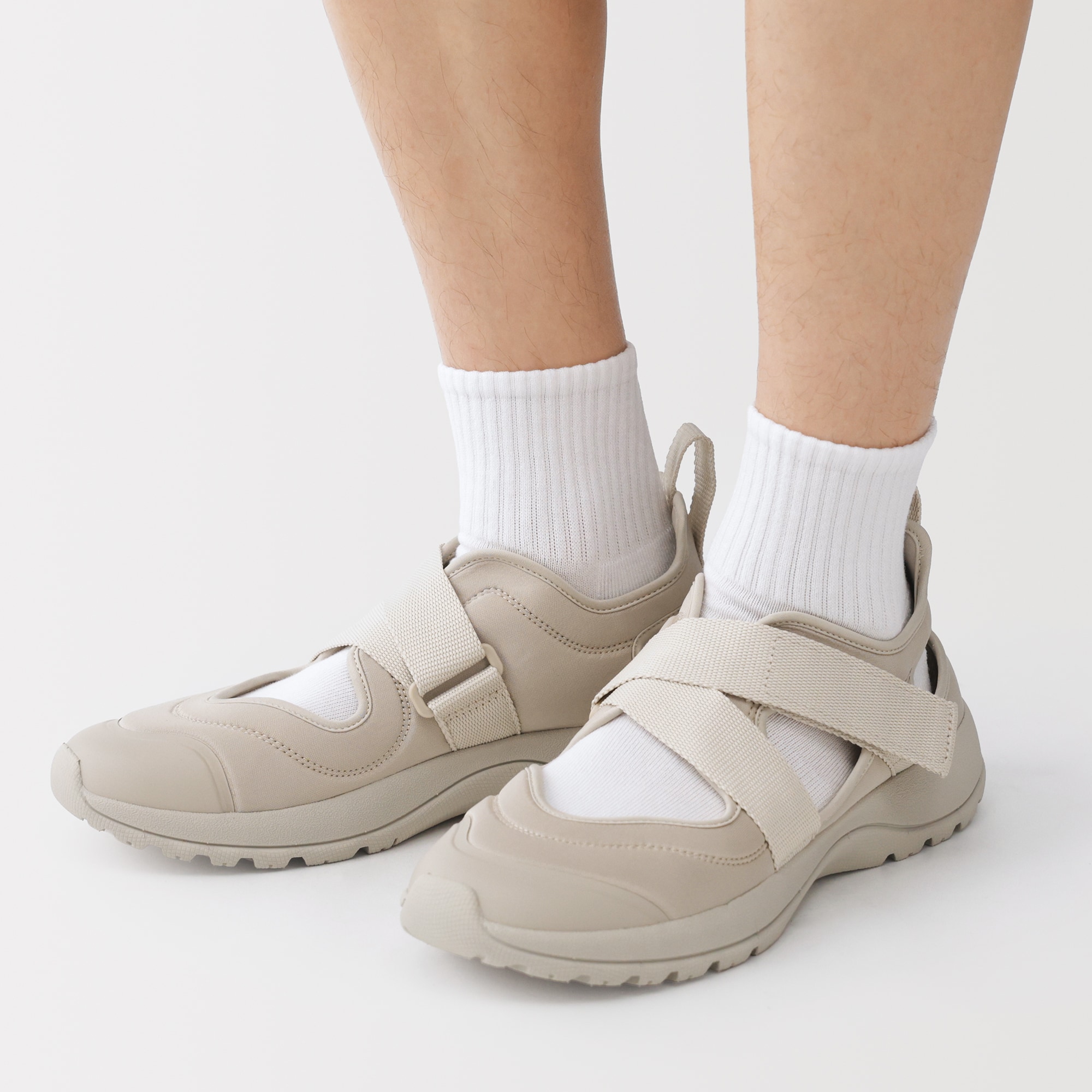 スニーカーサンダル