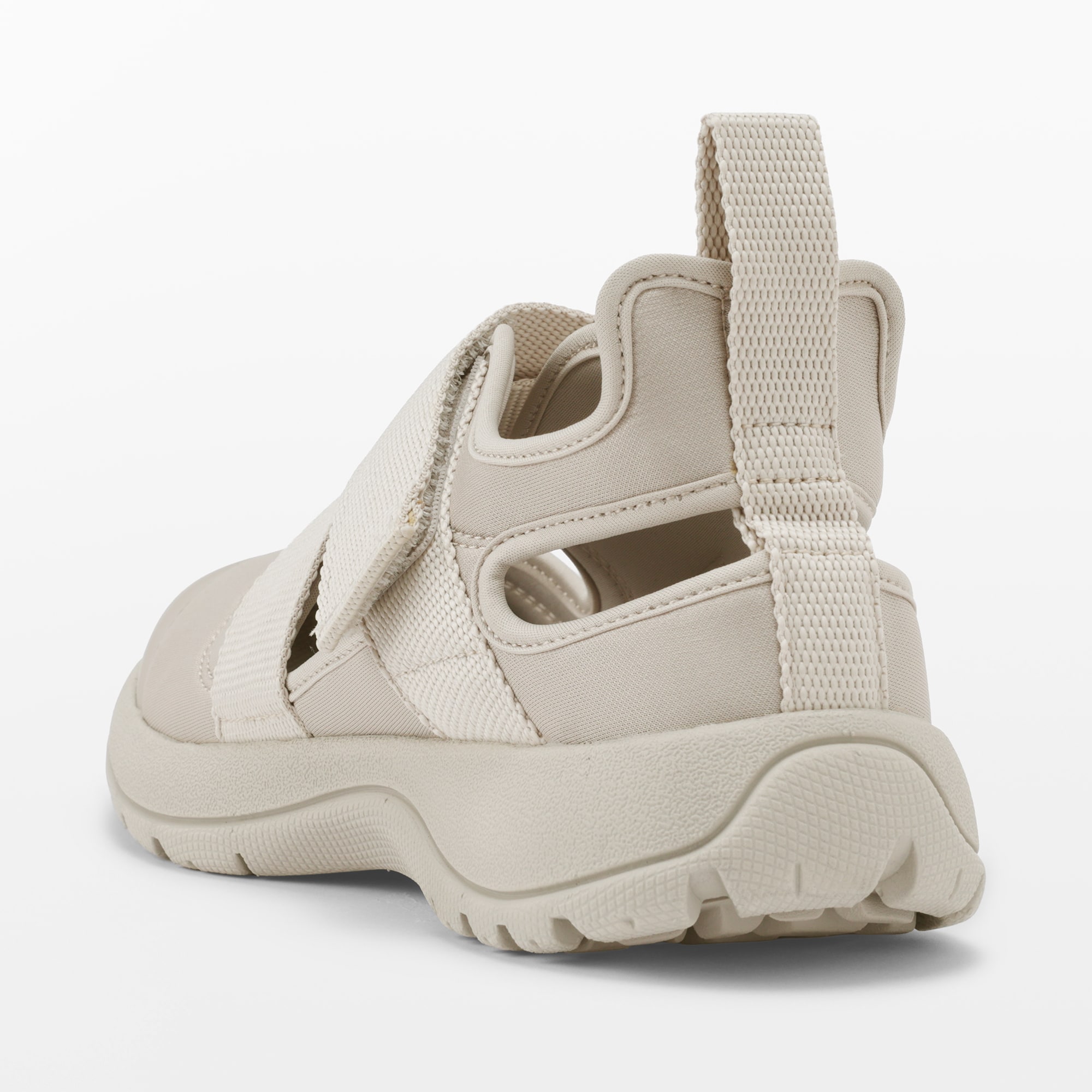 スニーカーサンダル