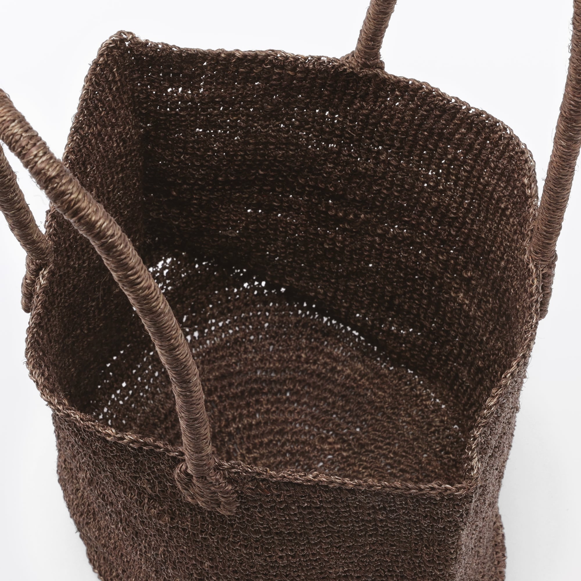 手仕事で編み上げたアバカトートバッグ