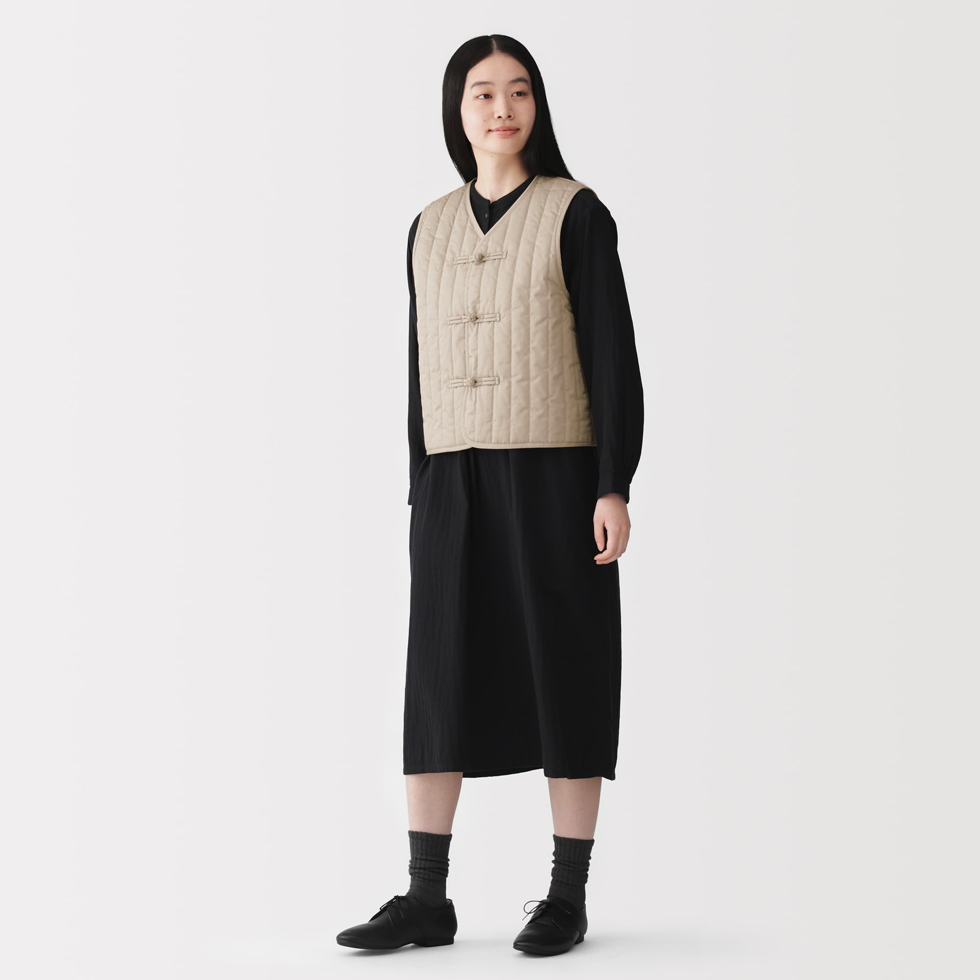 婦人　木の実から作ったカポック混　結び釦　中わたベスト