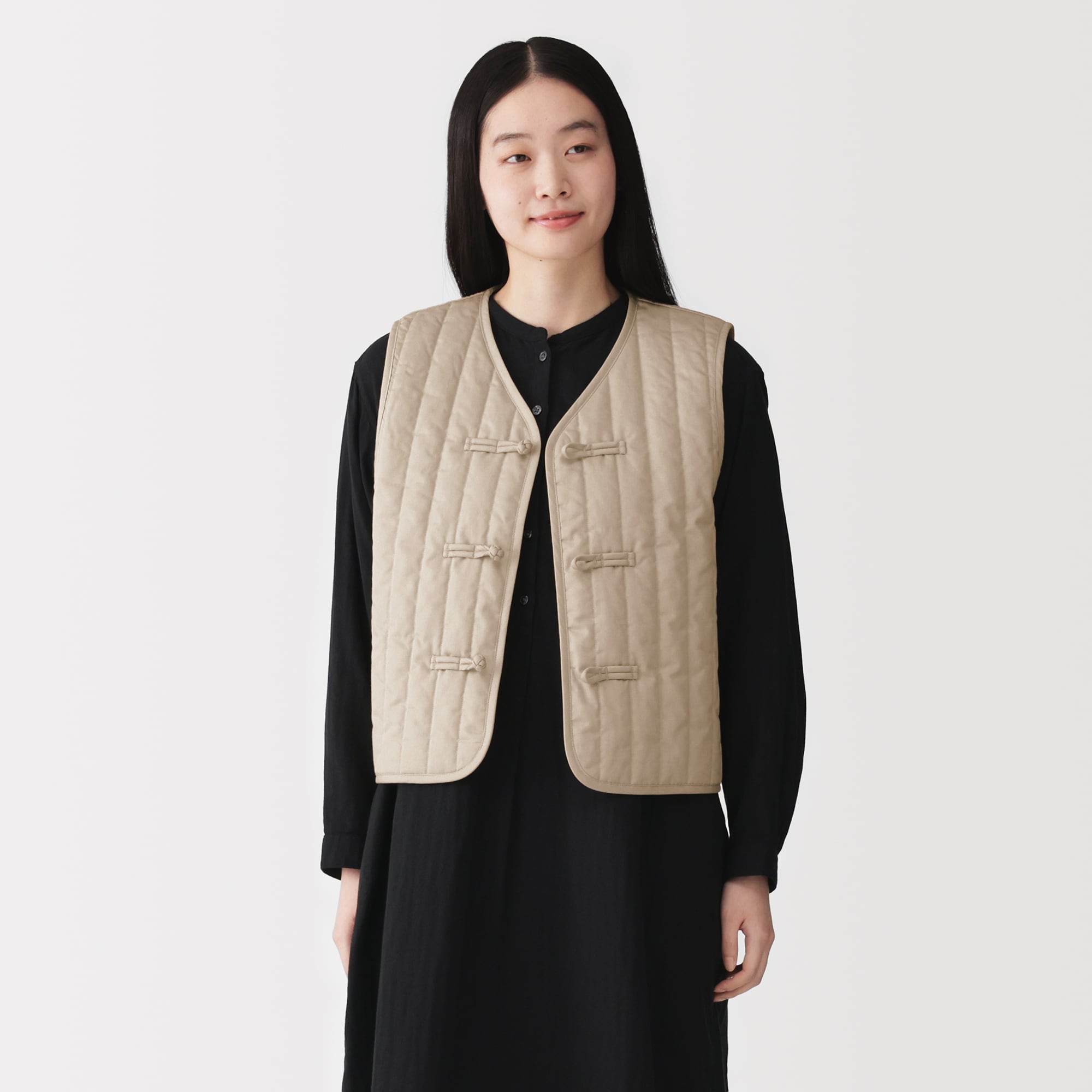 婦人　木の実から作ったカポック混　結び釦　中わたベスト