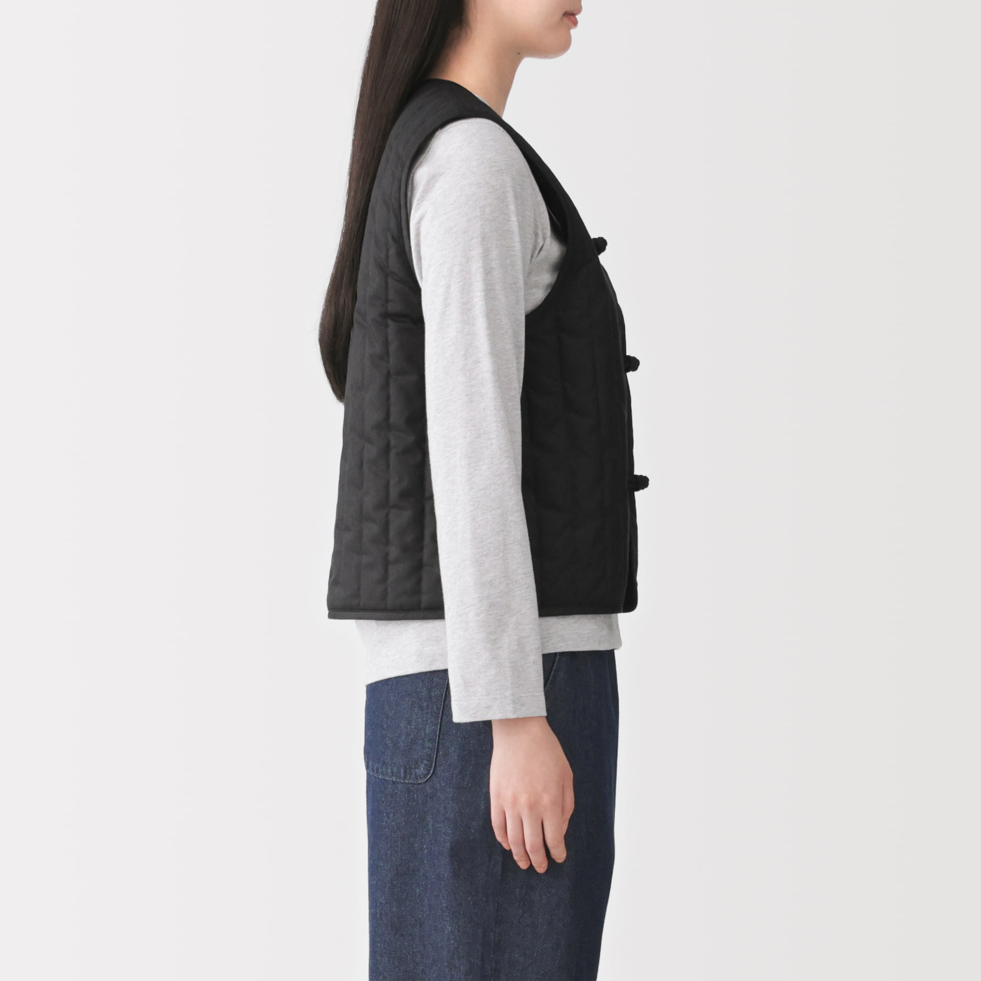 婦人　木の実から作ったカポック混　結び釦　中わたベスト